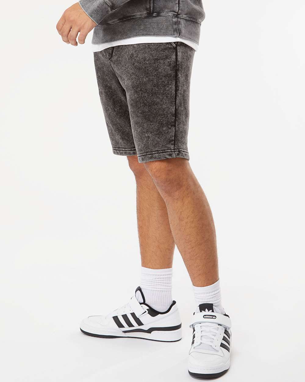 Unisex Mineral Wash Fleece Shorts - OnModelSide - B02176502 - Black