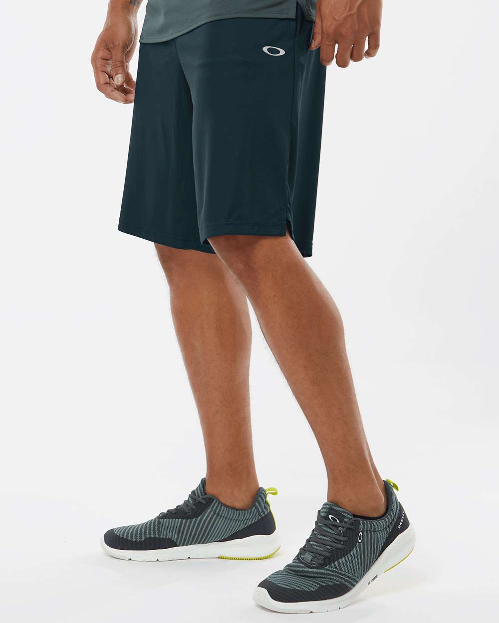 Men's Team Issue Hydrolix 9" Shorts - OnModelSide - B09087503 - Blackout