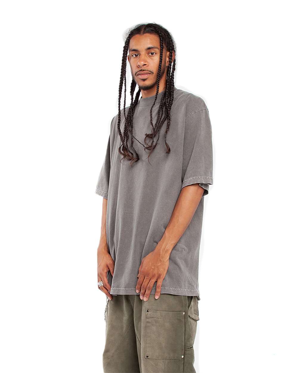 Unisex Garment-Dyed T-Shirt - OnModelSide - B255C2102 - Cement