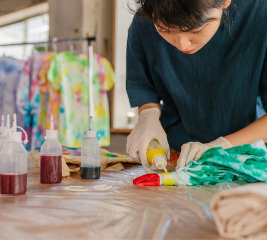How to Tie-Dye in 7 Easy Steps - Clothing Shop Online