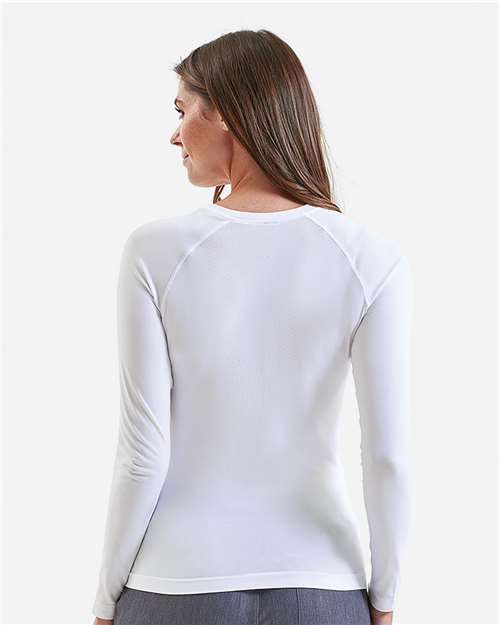 Women's Unstoppable Long Sleeve Fresh Underscrub Base Layer T-Shirt - OnModelBack - B293D5002 - White