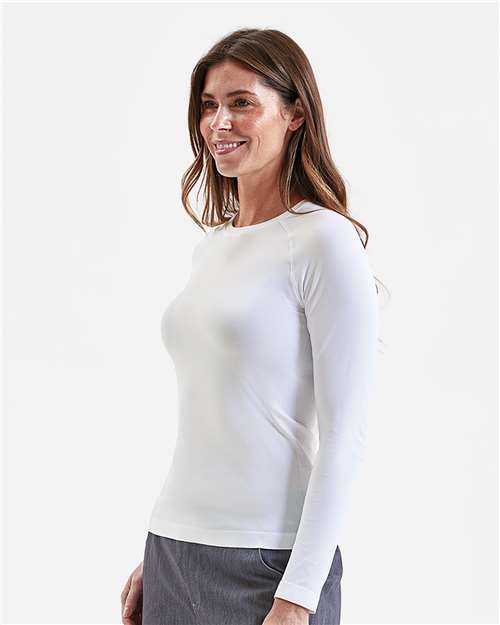 Women's Unstoppable Long Sleeve Fresh Underscrub Base Layer T-Shirt - OnModelSide - B293D5002 - White