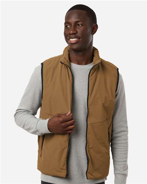 Men's Commuter Tech Vest - OnModelFront - B00052603 - Teddy Brown