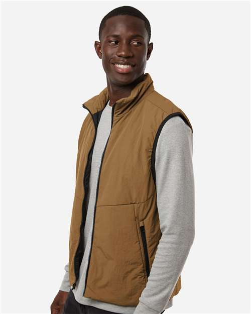 Men's Commuter Tech Vest - OnModelSide - B00052603 - Teddy Brown