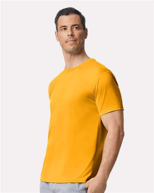 Performance® T-Shirt - OnModelSide - B09260123 - Gold