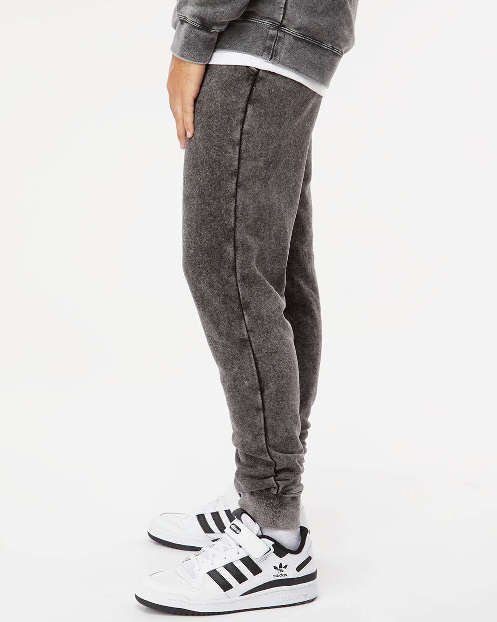 Unisex Mineral Wash Fleece Sweatpants - OnModelSide - B02076502 - Black