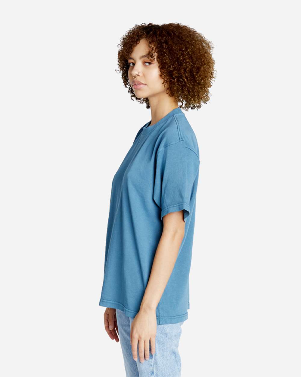 Urban Heavyweight T-Shirt - OnModelSide - B497C9252 - Pebble Blue