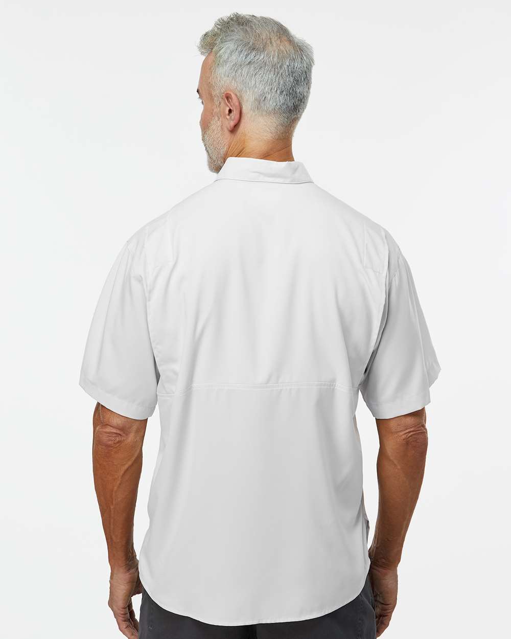Men's Hatteras Performance Short Sleeve Fishing Shirt - OnModelBack - B15771093 - Aluminum